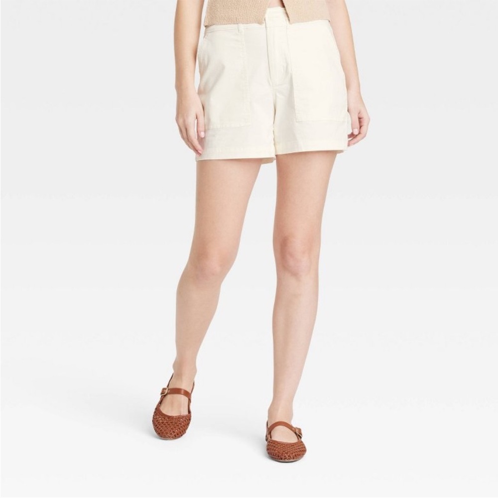 Women's Cream Shorts